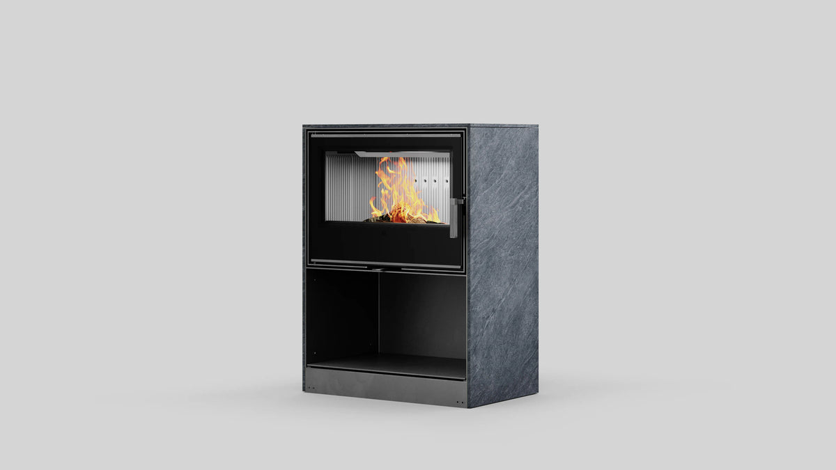 Balstil Forli 95 haard met brandend vuur op neutrale achtergrond