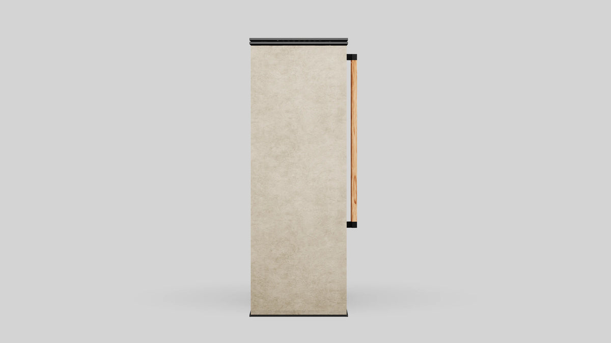 Balstil Akna kachel in zijaanzicht met beige bekleding en houten handgreep op grijze achtergrond