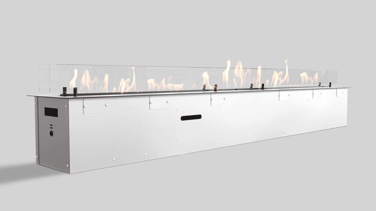 Balstil FF 2000 lange witte lineaire haard met glazen scherm en brandende vlammen