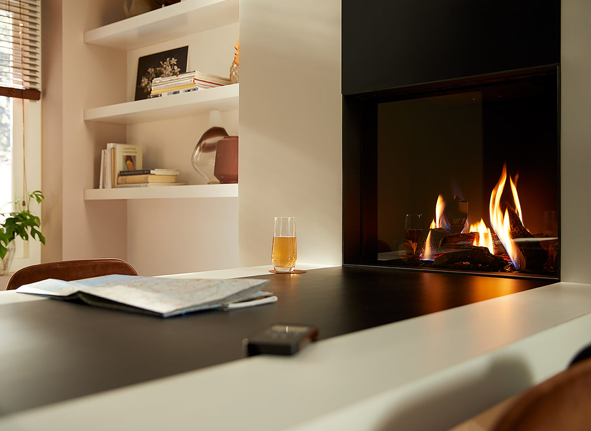 Trimline Fires 64 Front ingebouwde haard in moderne woonkamer
