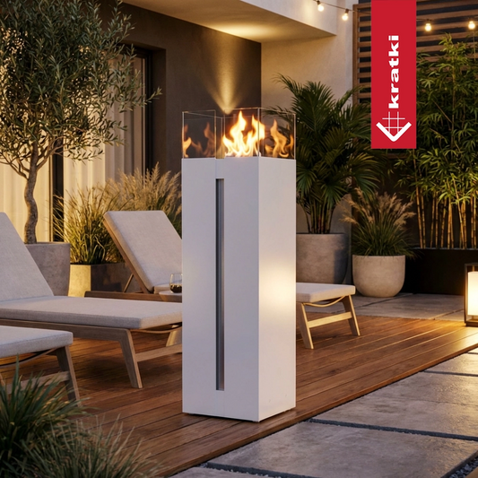 Kratki Romeo buitenhaard op terras met vlammen en loungestoelen