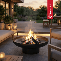 Kratki Fuego 600 vuurschaal met brandend hout op een terras