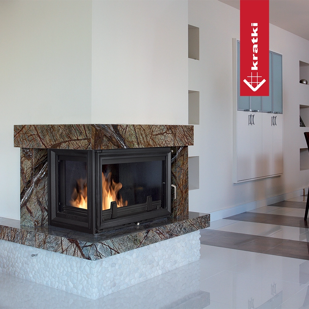Kr​​atki Oliwia hoekhaard met brandende vlammen in een modern interieur