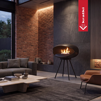 Kratki Ovo Staand haard met vlammen in een modern interieur