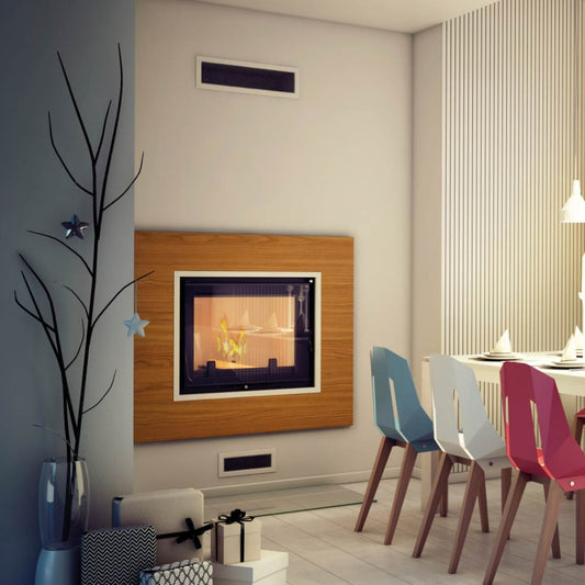 Kratki Amelia CV in moderne woonkamer met houten omlijsting en vlammen