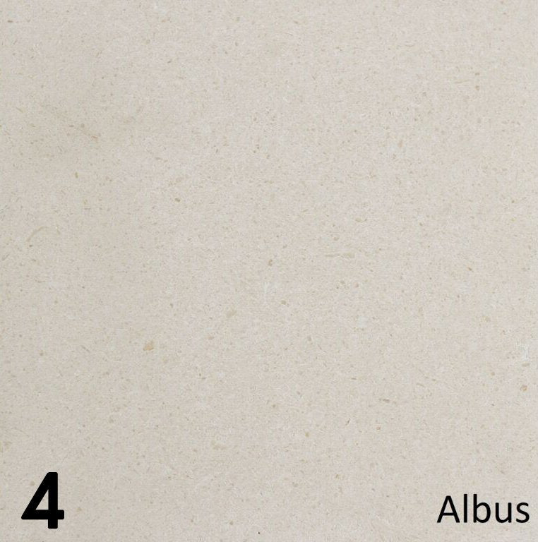Steinvariant Albus met nummer 4 op lichte steenachtergrond