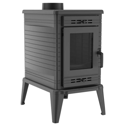 Zwarte Kratki K10 houtkachel met glazen deur en ventilatieroosters, op vier stevige poten.