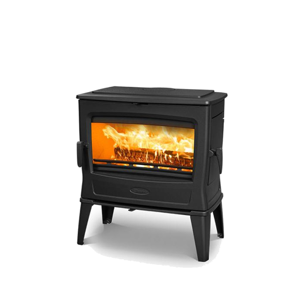 Dovre TAI55WD houtkachel met brandend vuur op witte achtergrond