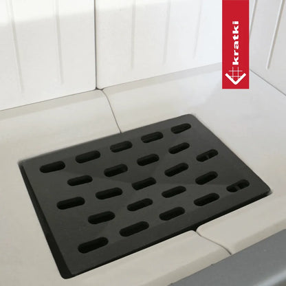 Binnenkant van Kratki Lucy 12 kW Slim Rechts met zwart geperforeerd rooster.