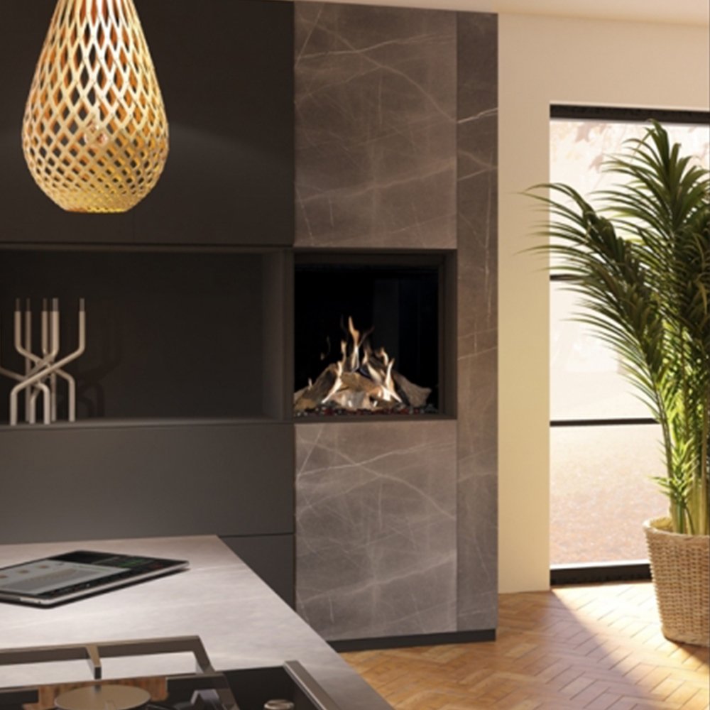 DRU Maestro 60 Eco Wave ingebouwd in moderne woonkamer met vlammen