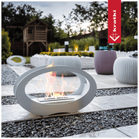 Kratki Echo vuurkorf in moderne tuin met brandende vlammen