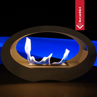 Kratki Echo haard met vlammen in ovale opening