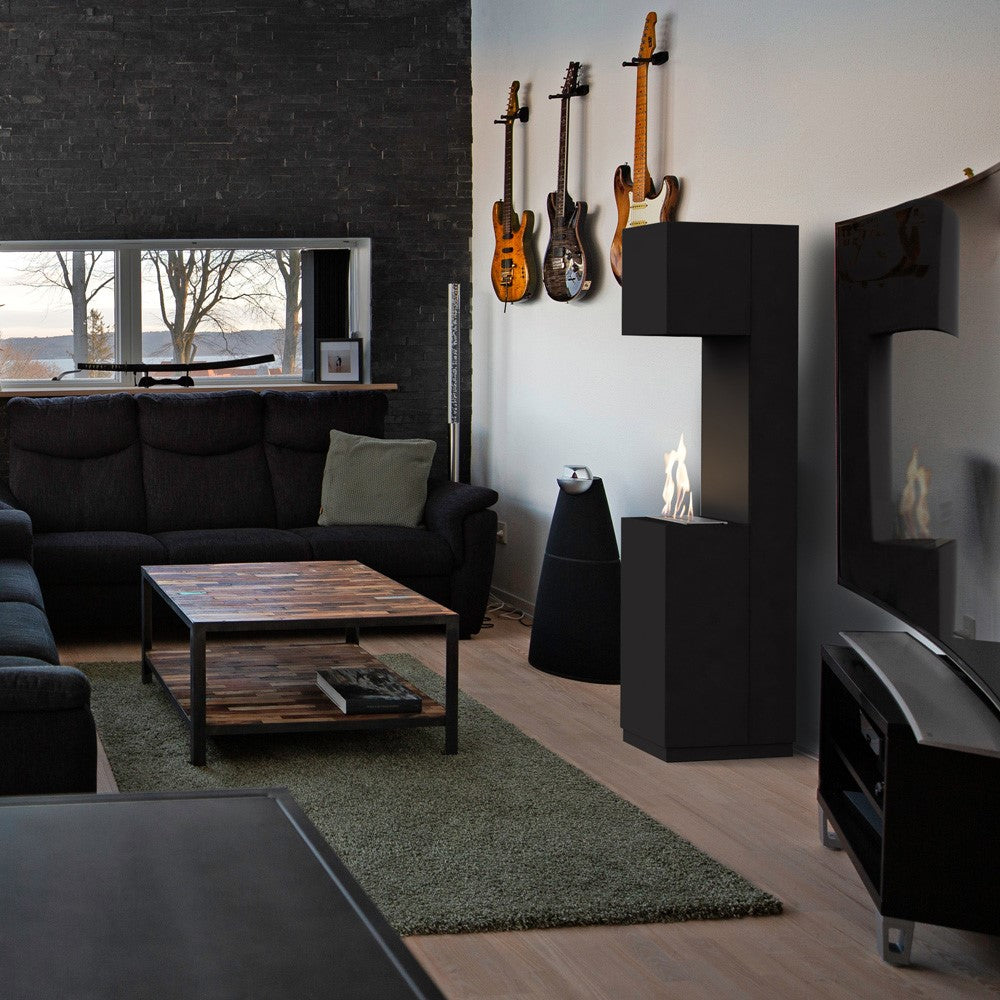 Kratki Sierra TÜV zwarte haard in moderne woonkamer