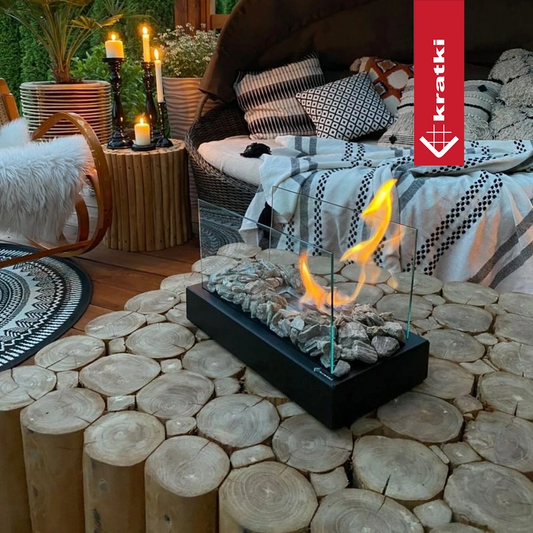 Kratki Galina TÜV tafelhaard met vlammen op houten boomstamtafel