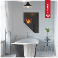 Kratki Papa TÜV in moderne badkamer met brandend wandmodel boven bad