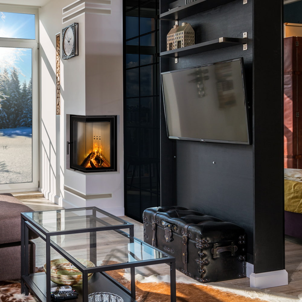Kratki MBN 680 in moderne woonkamer met ingebouwde haard