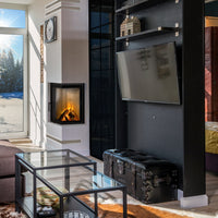 Kratki MBN 680 in moderne woonkamer met ingebouwde haard