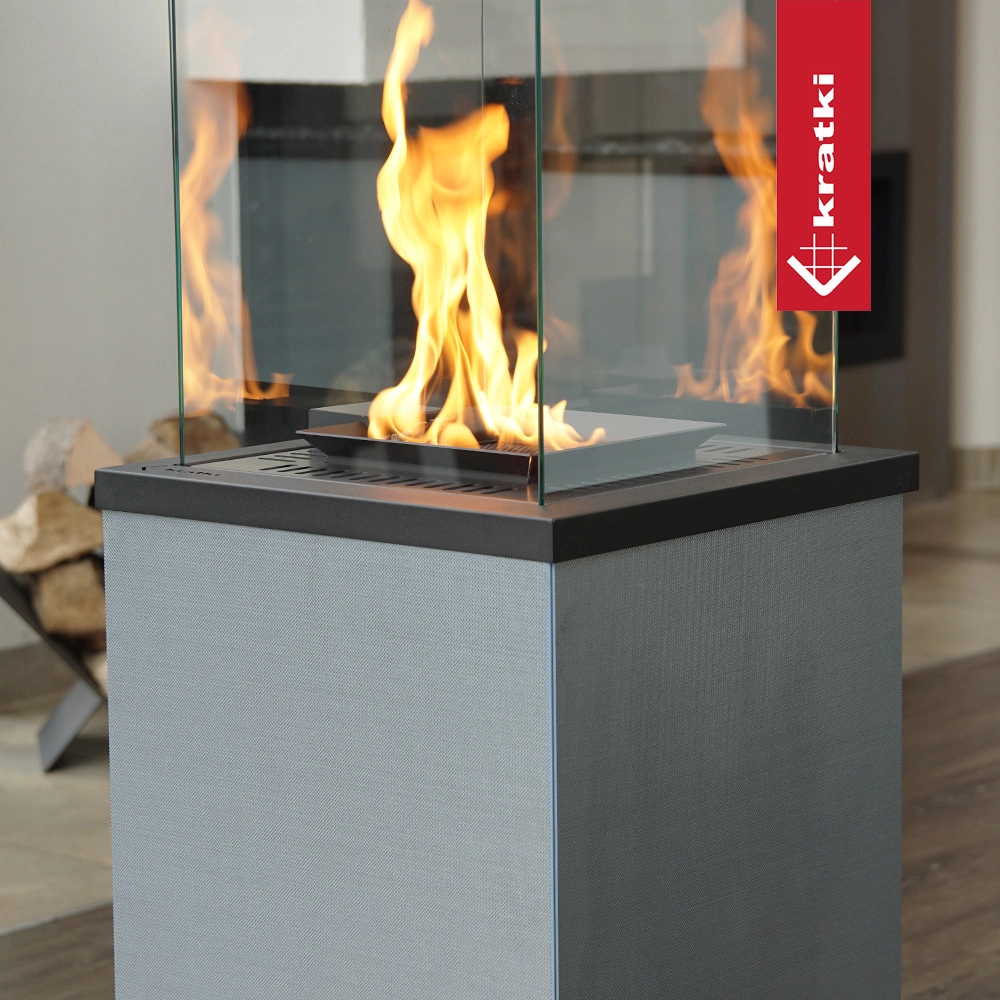 Kratki Patio Mini vuurtafel met brandende vlammen in een interieur
