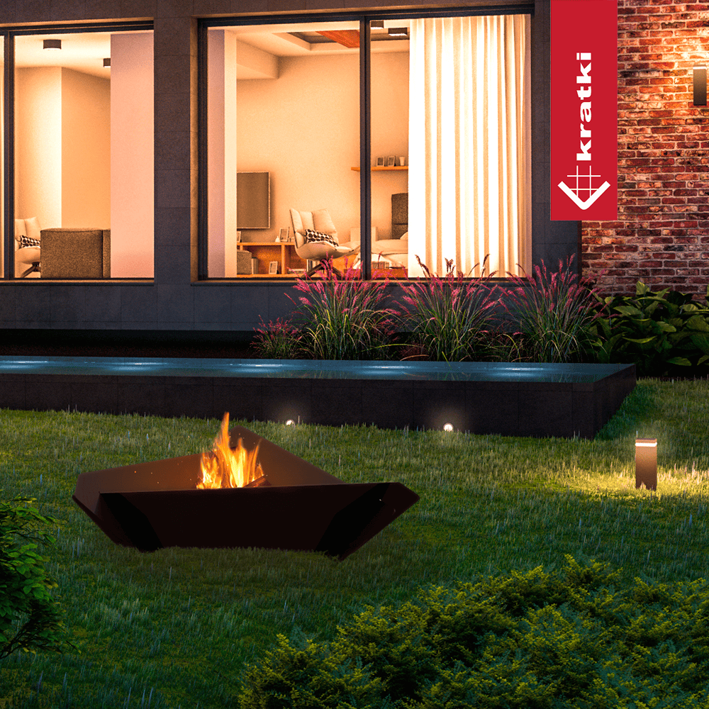 Kratki Triangle vuurkorf in tuin met brandend vuur