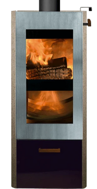 Xeoos Classic x8 houtkachel met brandend vuur achter glazen deur