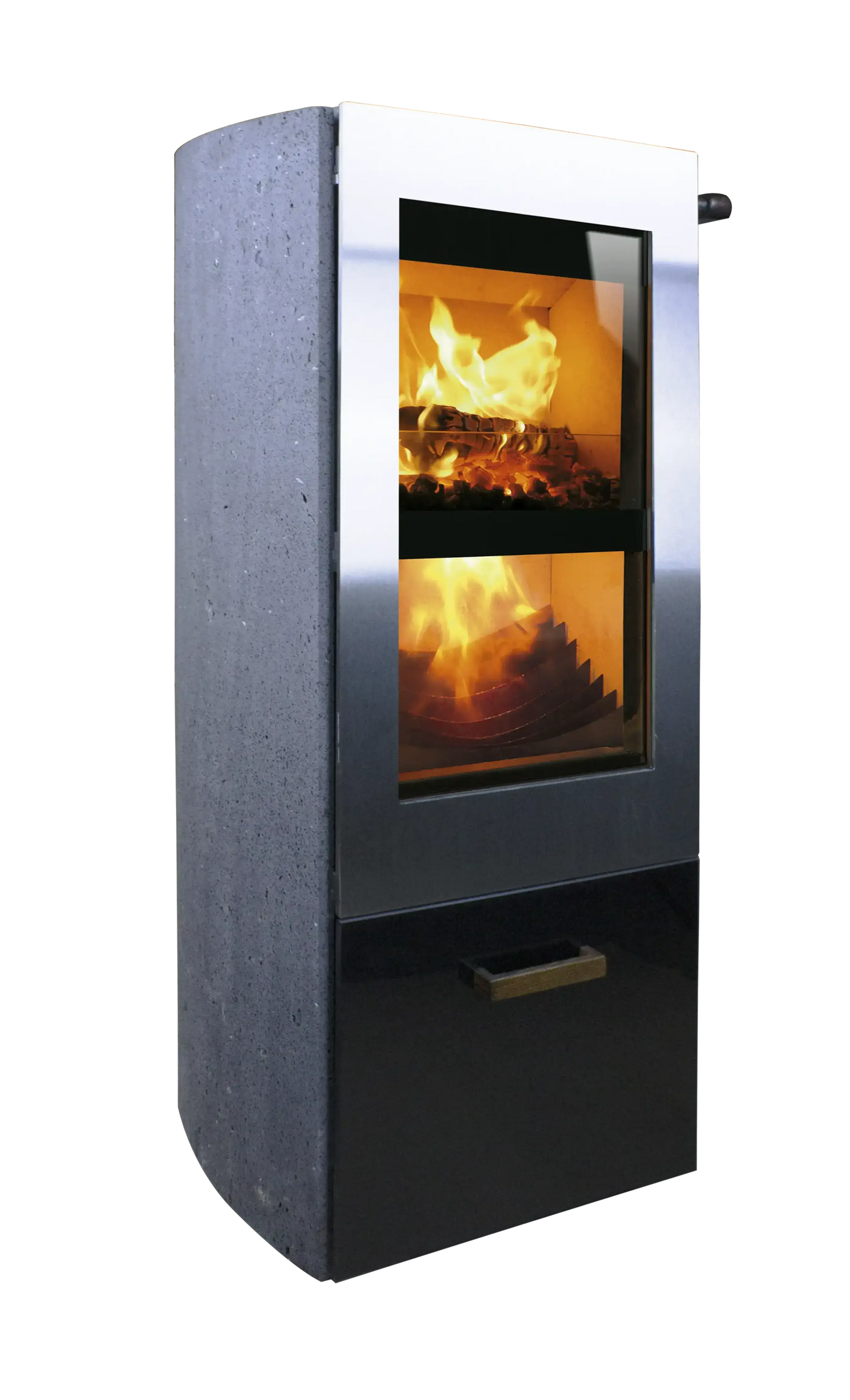Xeoos Classic x8 houtkachel met zichtbare vlammen, op zwarte achtergrond