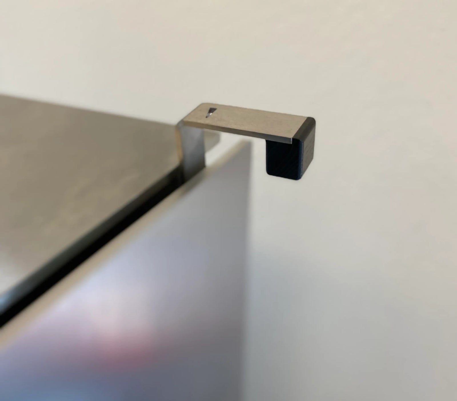 Xeoos Patagonia x5 handgreep op metalen toestel