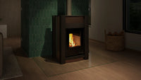 HS Flamingo Aquaflam Vario Kalmar Aqua kachel in een moderne woonkamer met brandend vuur