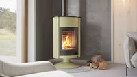 HS Flamingo Masterflamme Grande houtkachel in moderne woonkamer met brandend vuur