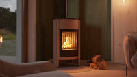 HS Flamingo Masterflamme Grande in woonkamer met brandend vuur