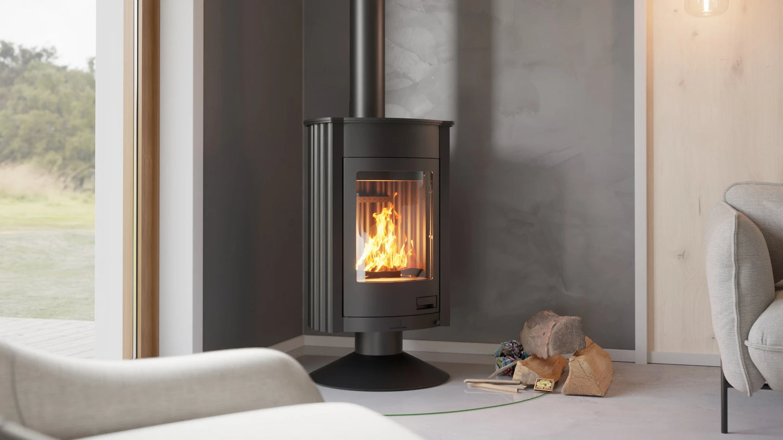 HS Flamingo Masterflamme Medie zwarte houtkachel in moderne woonkamer met brandend vuur