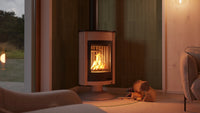 HS Flamingo Masterflamme Medie houtkachel in woonkamer met brandend vuur