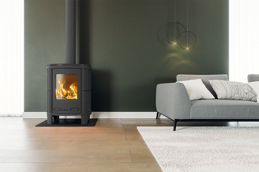 Altech Ecosy Basis kachel in moderne woonkamer met brandend vuur