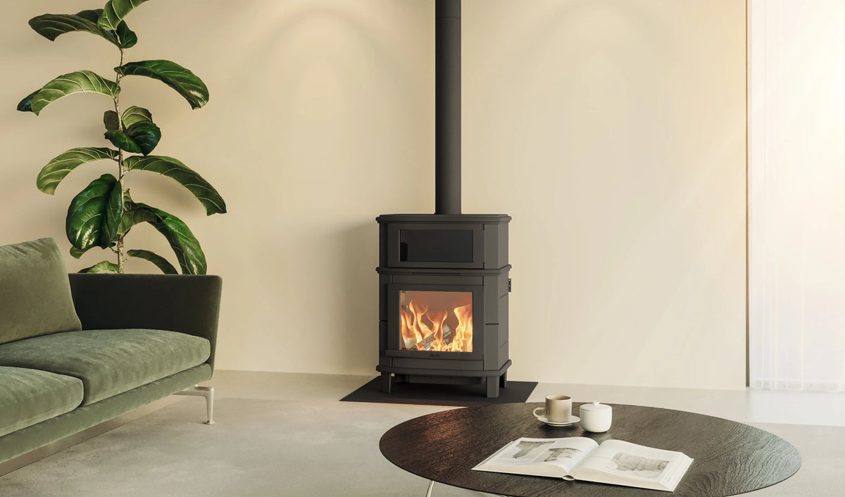 Altech Grande Nobles Gourmet houtkachel in moderne woonkamer