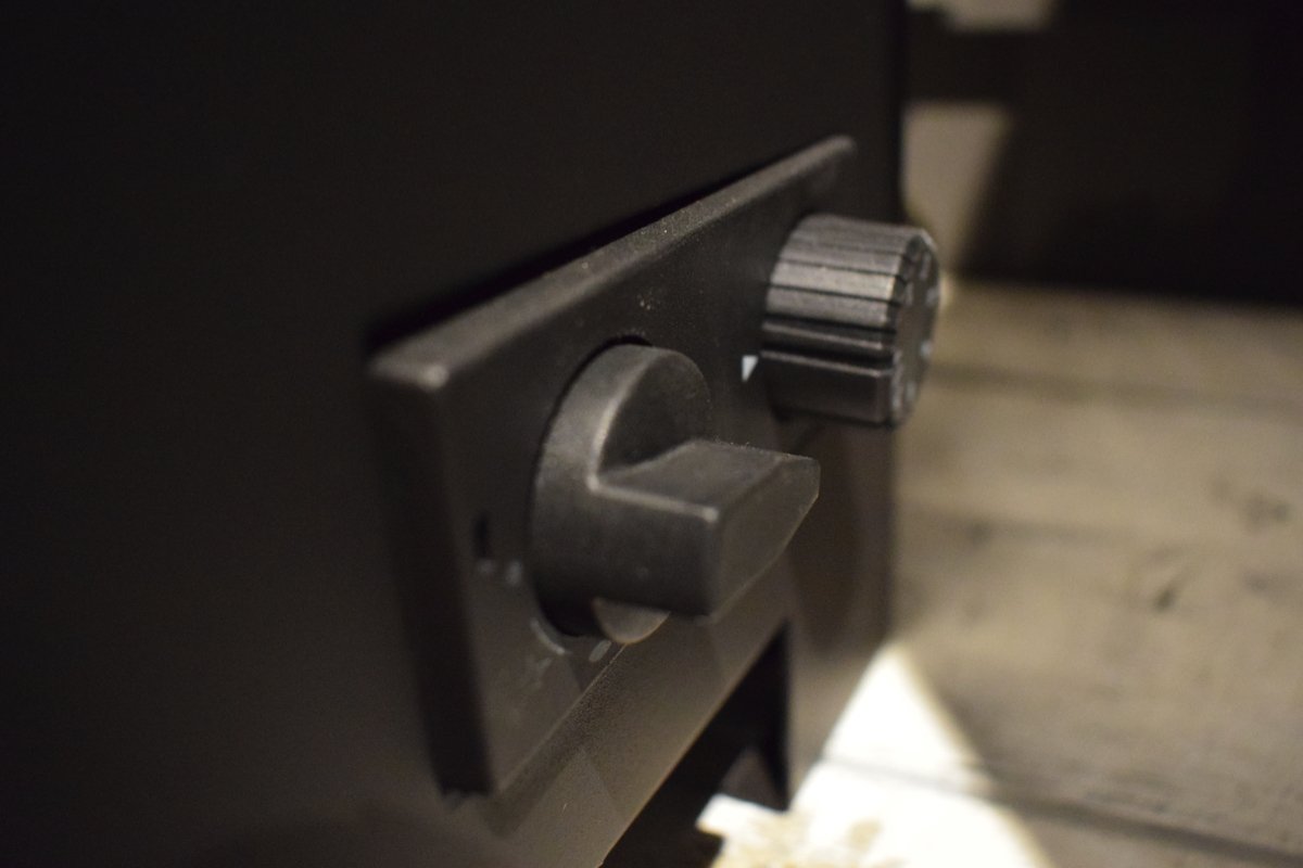Calvix Sparky bedienknop en draaiknop in close-up