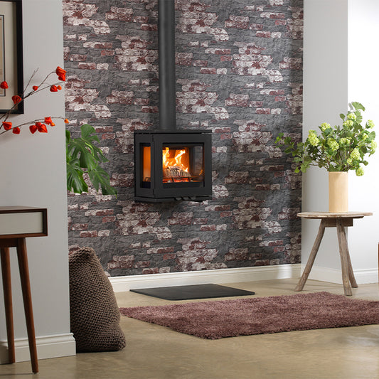Charlton & Jenrick Purevision LPV5 Wall houtkachel in moderne woonkamer