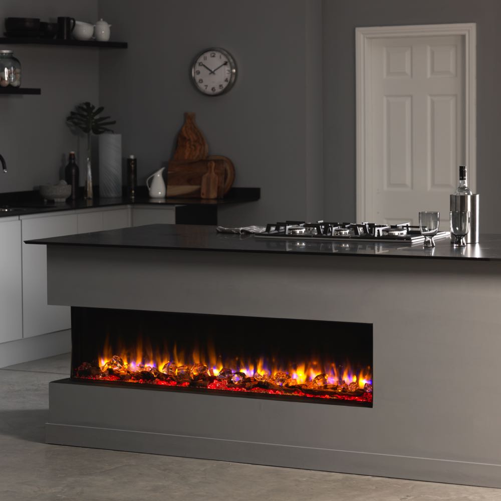 Charlton & Jenrick Ecoflame i-1500e in een moderne keuken-eiland