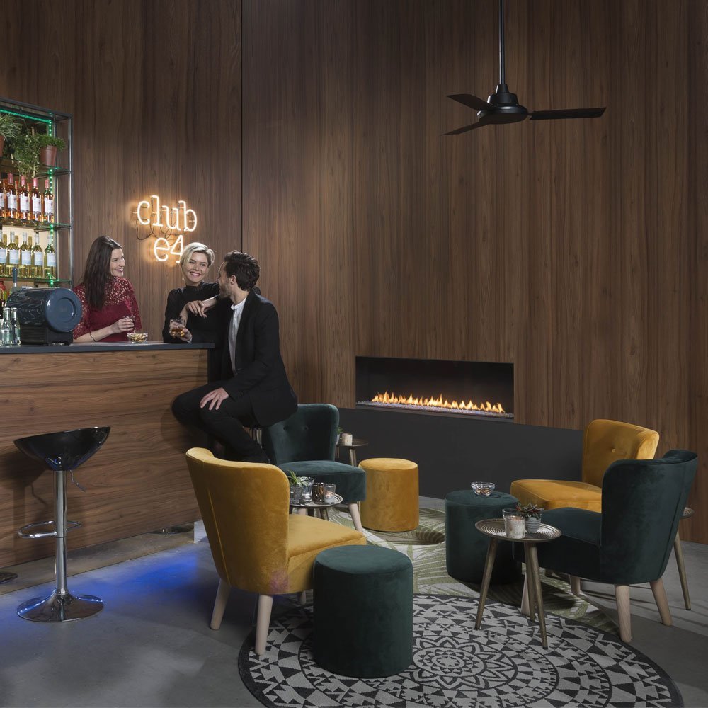 Element4 Club 140 fronthaard in stijlvolle lounge met bar en stoelen
