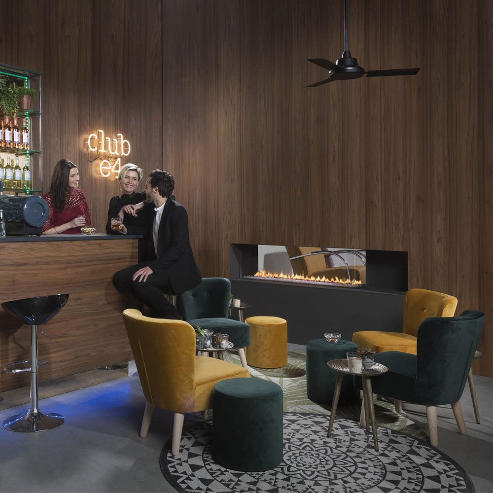Element4 Club 140 roomdivider in moderne bar met vlammen
