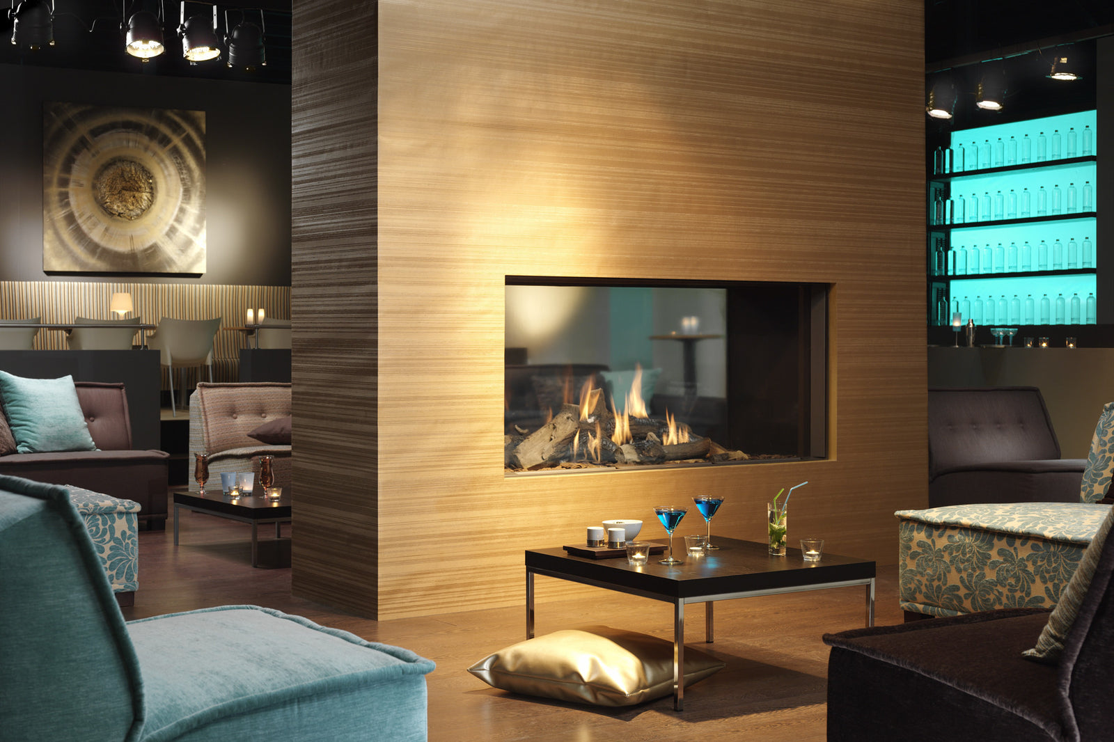 DRU Cosmo Tunnel Eco Wave in stijlvolle lounge met brandend haardvuur