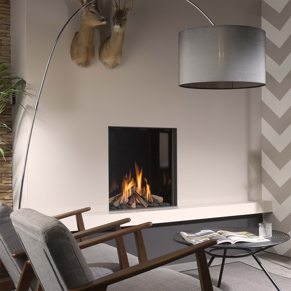 Element4 Cupido 70 CF gashaard in moderne woonkamer met vlammen