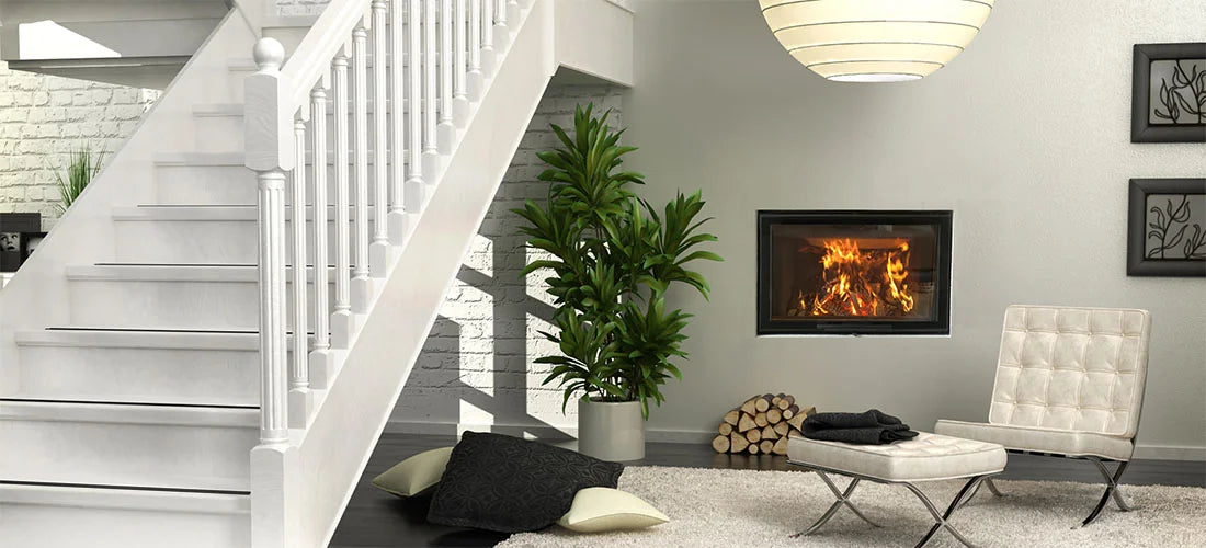 Nordic Fire Premium in moderne woonkamer met trap en brandende haard