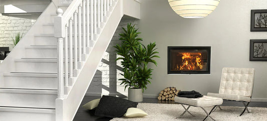 Nordic Fire Premium in moderne woonkamer met trap en brandende haard