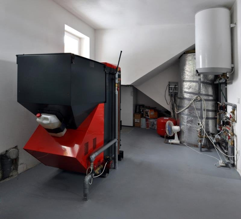Verner A251G in technische ruimte naast boiler en leidingen