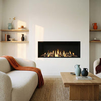 Wanders Danta 1100 front in moderne woonkamer met ingelaste haard en vlammen