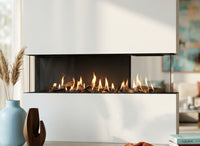 Wanders Danta 1400 vierzijdig ingebouwde haard met brandende vlammen in een modern interieur