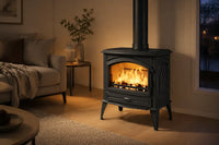 Dovre 760WD houtkachel in woonkamer met brandend vuur