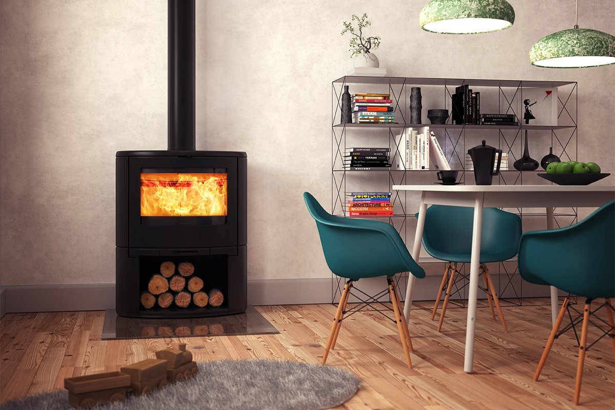 Dovre BOW/WB houtkachel in woonkamer met brandend vuur en houtvak