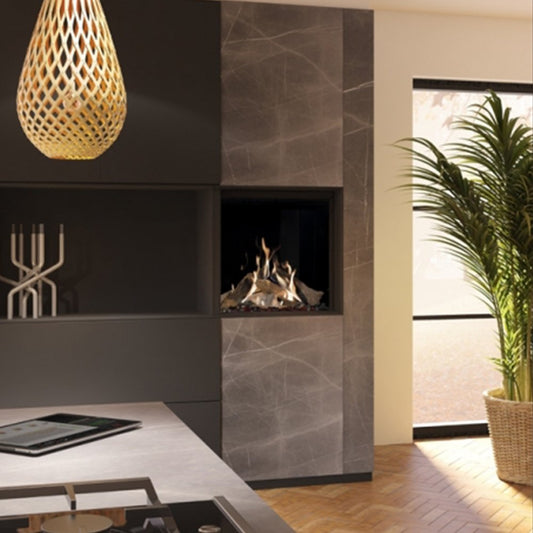 DRU Maestro 60 Eco Wave ingebouwd in moderne woonkamer met vlammen