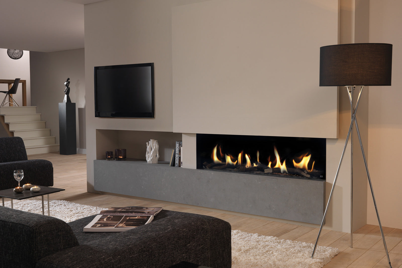 DRU Metro 150XT Eco Wave ingebouwd in moderne woonkamer met brandend vuur