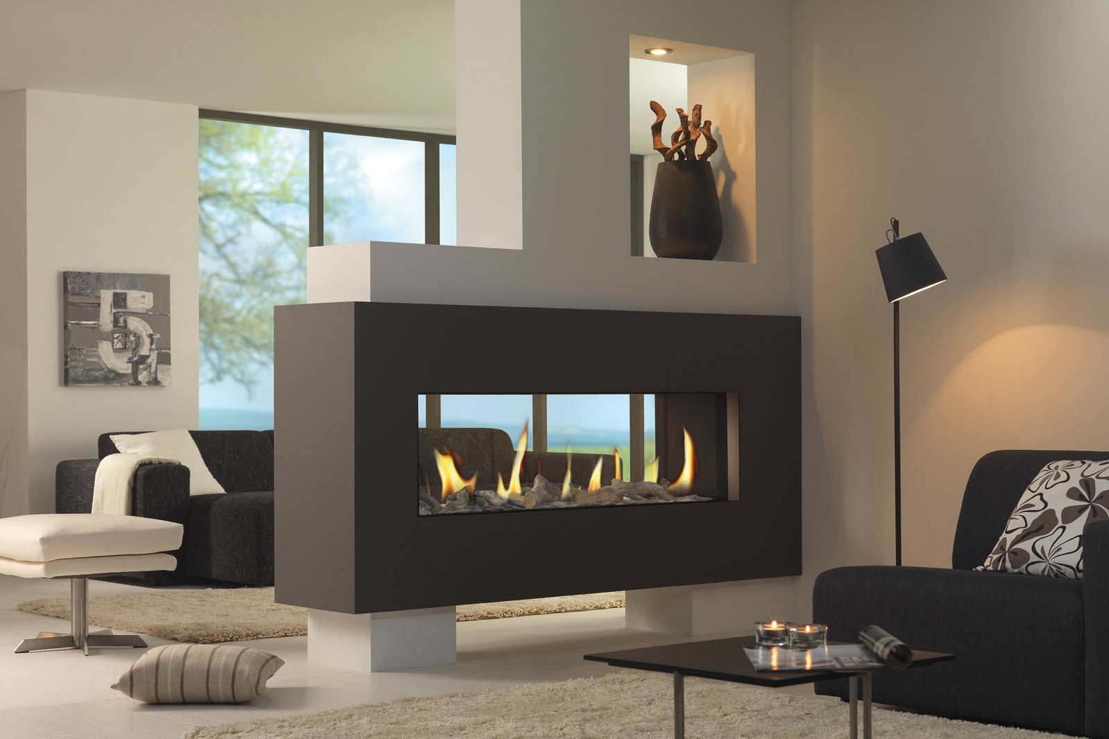 DRU Metro 150XT Tunnel Eco Wave in moderne woonkamer met doorkijkvuur